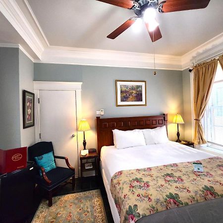 Chipman Hill Suites - Pratt House Сейнт Джон Екстериор снимка